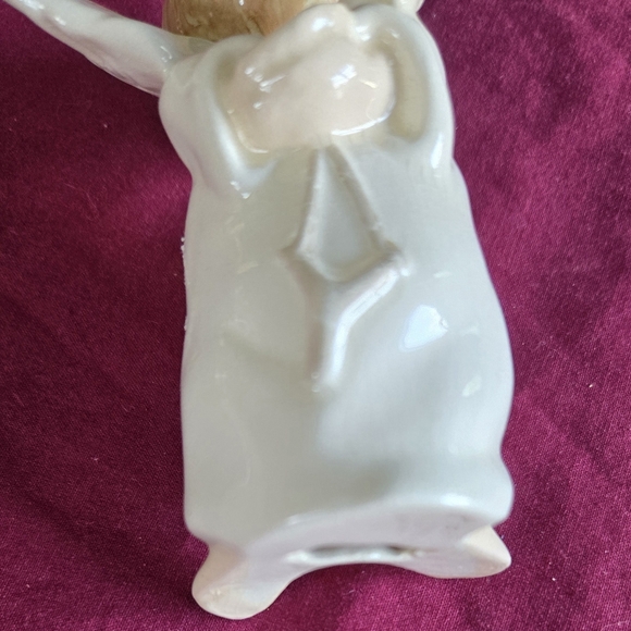 Kitsch mischief Mid-Century Angel Holding a Slingshot Angel Figurine japan - Picture 4 of 4